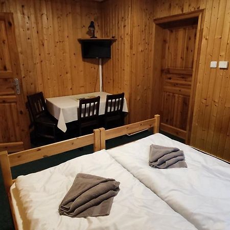 Penzion Apartmany Aninka Mariánská エクステリア 写真