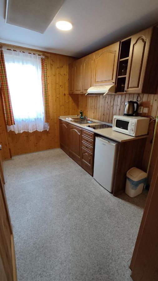 Penzion Apartmany Aninka Mariánská エクステリア 写真