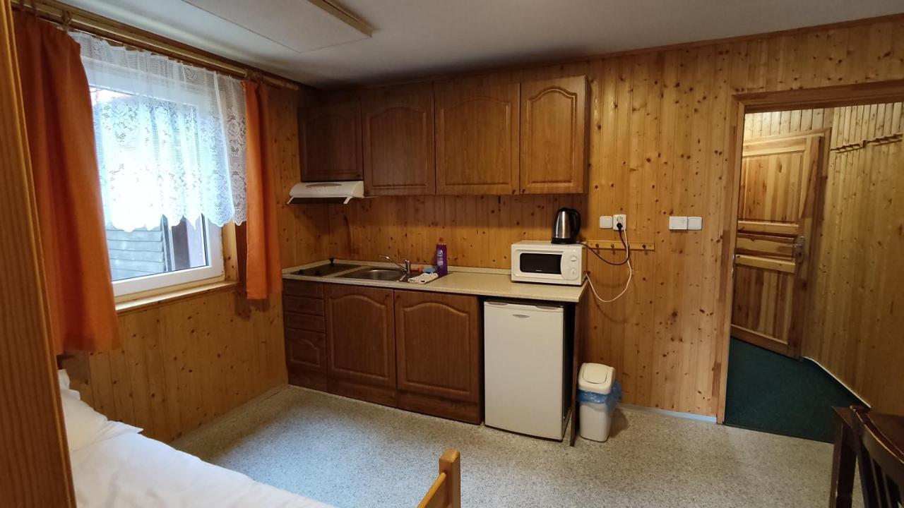 Penzion Apartmany Aninka Mariánská エクステリア 写真