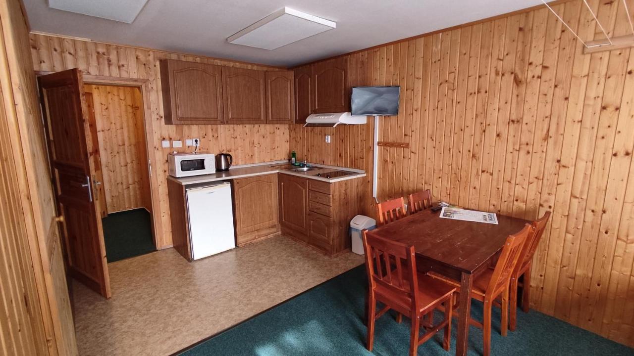 Penzion Apartmany Aninka Mariánská エクステリア 写真