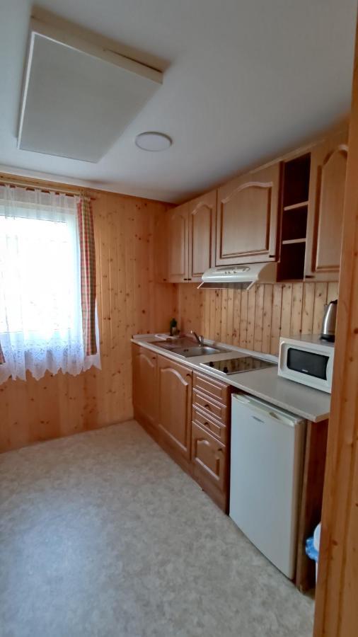 Penzion Apartmany Aninka Mariánská エクステリア 写真