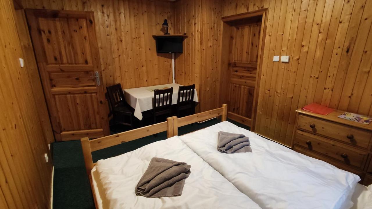Penzion Apartmany Aninka Mariánská エクステリア 写真
