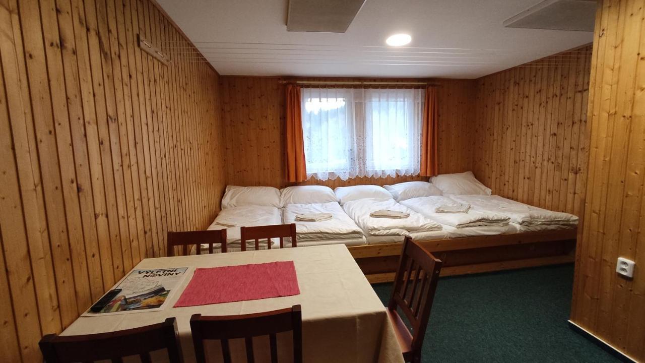 Penzion Apartmany Aninka Mariánská エクステリア 写真