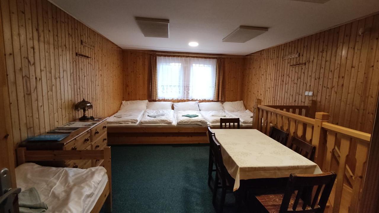 Penzion Apartmany Aninka Mariánská エクステリア 写真